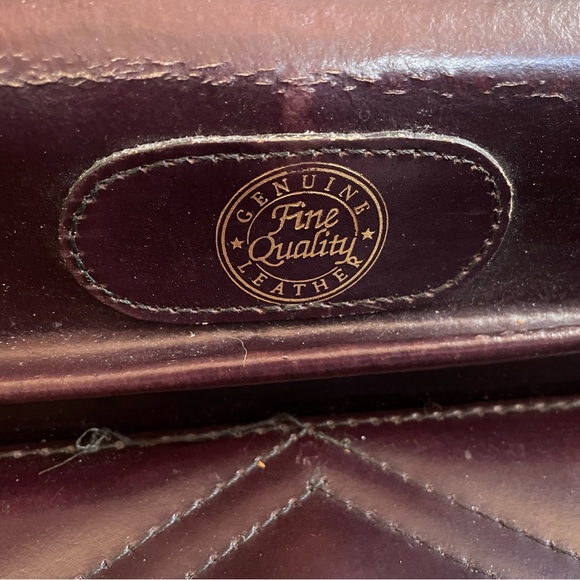 Vintage  genuine Leather Briefcase old school Brown has lock hard case - Picture 3 of 10